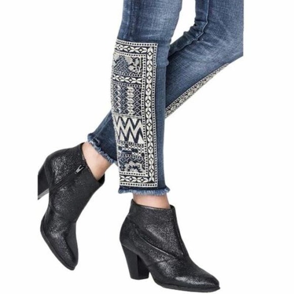 Miss Me Signature‎ Ankle Skinny Born to Be Boho Denim Embroidered Jean. Size 26 - Picture 3 of 15